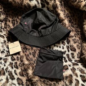 Burberry Bucket Hat Solid Black Nylon Packable Kids Medium NWT
